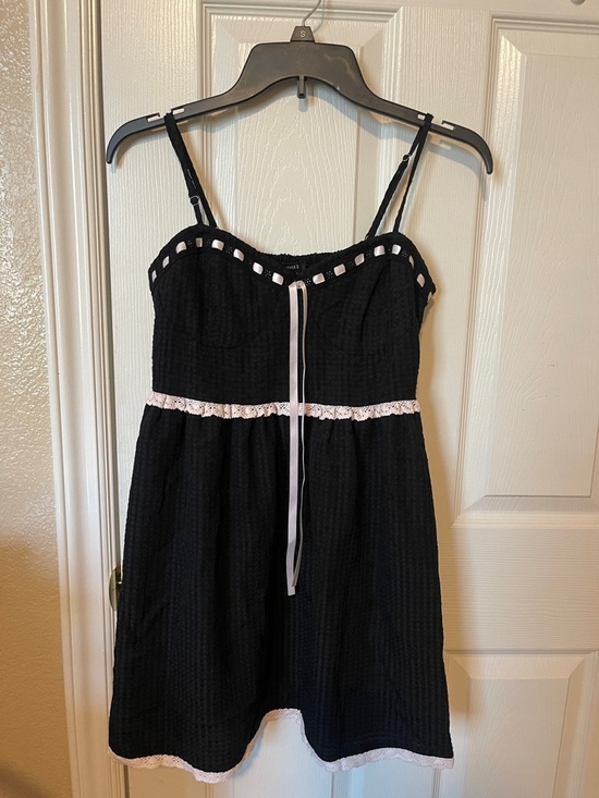Forever 21 Dresses & Skirts - Forever 21 Black Mini Dress with Pink Ribbon Trim